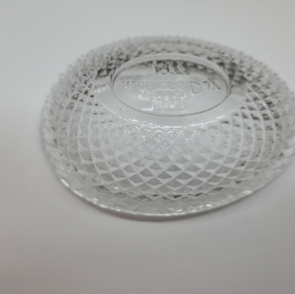 Vintage 1977 Avon Mother's Day Fostoria Crystal Egg Shaped Soap Dish - Picture 8 of 8